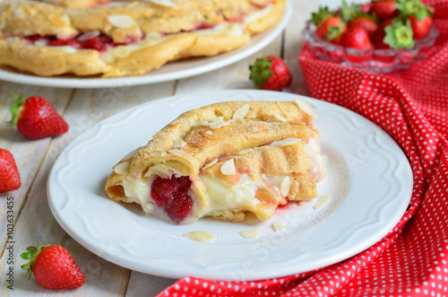 Strawberry cake with custard and choux pastry