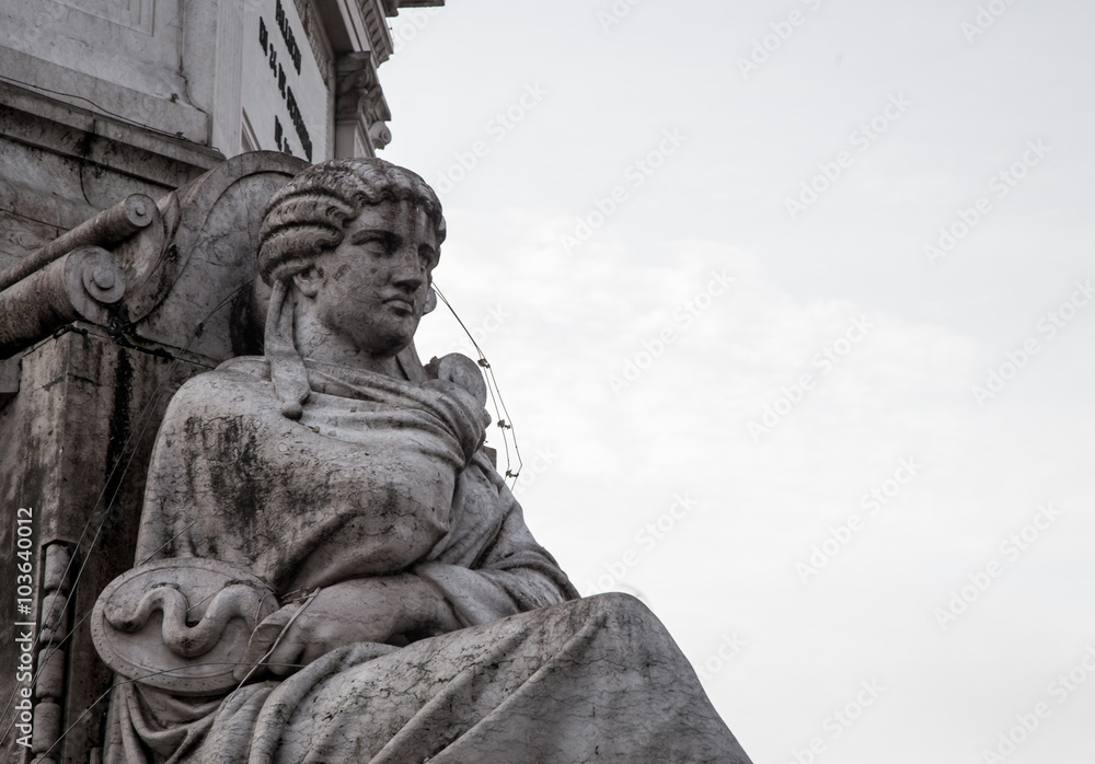 Fototapeta premium Rossio Square statue Lisbon