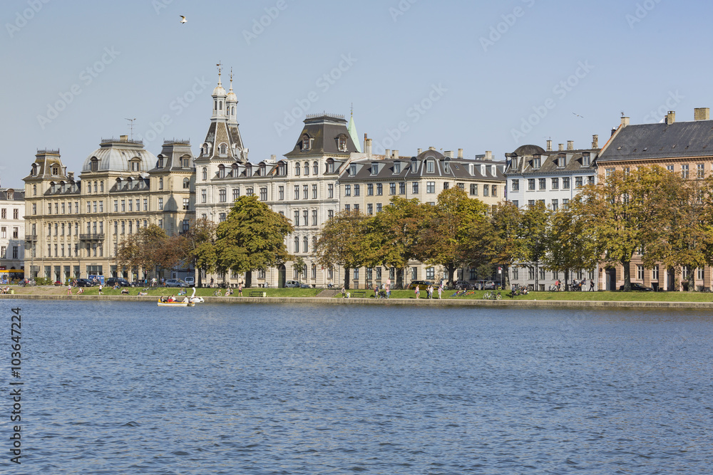 Fototapeta premium COPENHAGEN, DENMARK -SEPTEMBER 8: Sortedams Soe in Copenhagen, D