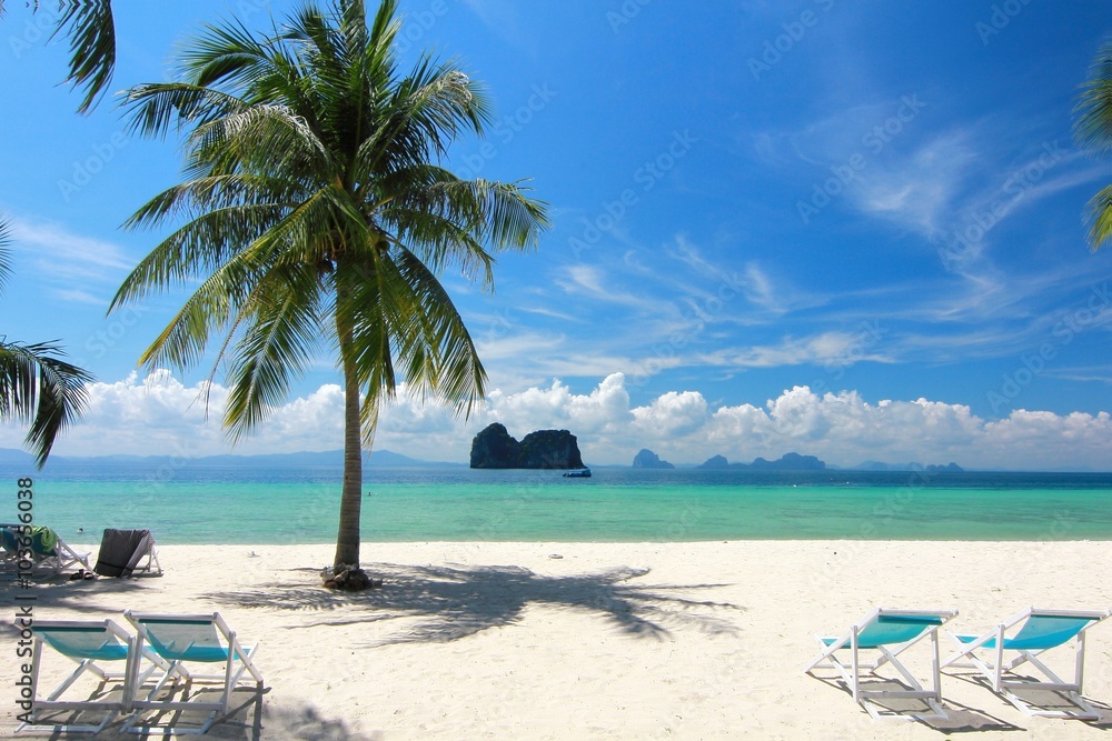  The paradise island in Trang Province , Thailand