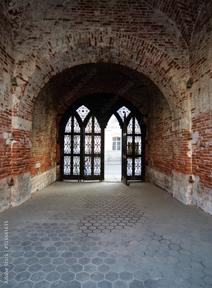 Obraz premium Old brick tunnel