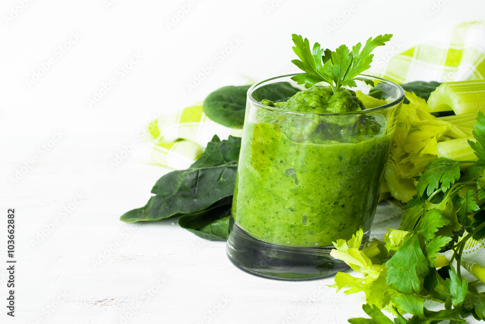 Green vegetable smoothie Green vegetable smoothie
