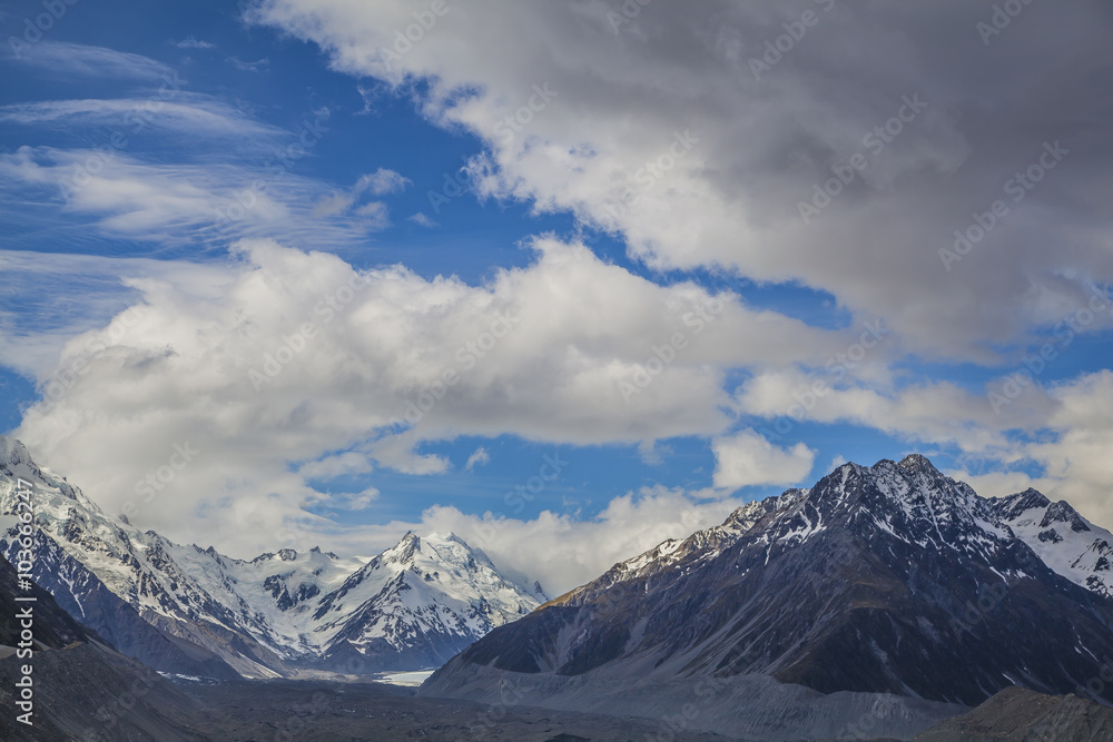 Obraz premium Berge und Wege im Mount Cook National Park Neuseeland