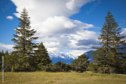 Berge und Wege im Mount Cook National Park Neuseeland