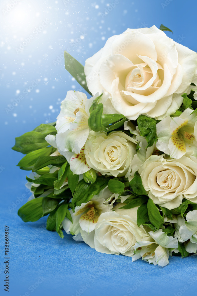 Floral composition with white rose Floral composition with white rose