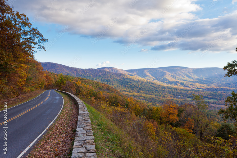 Naklejka premium Skyland Drive Shenandoah National Park Virginia US