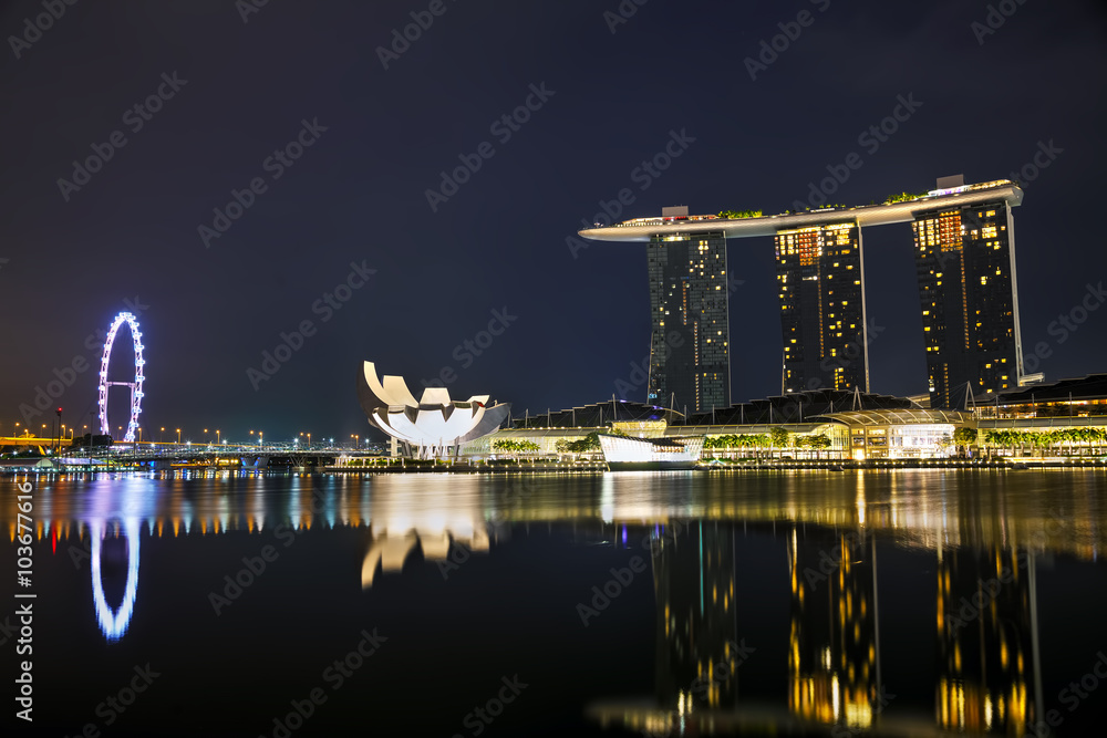 Overview of the marina bay with Marina Bay Sands in Singapore