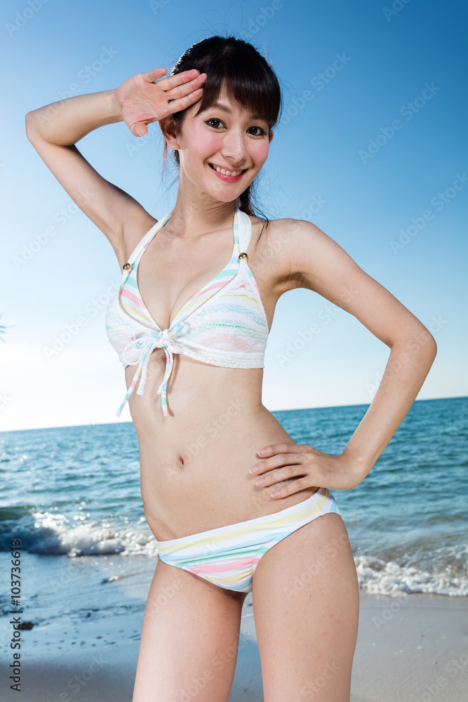 ビキニの女性 ビキニの女性