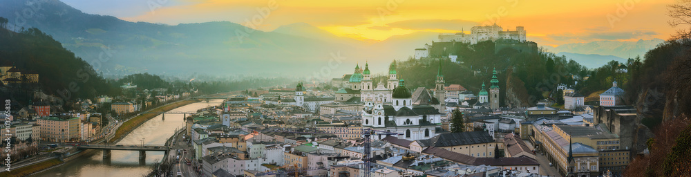 Obraz premium Panoramiczny widok na Salzburg, Salzburger Land