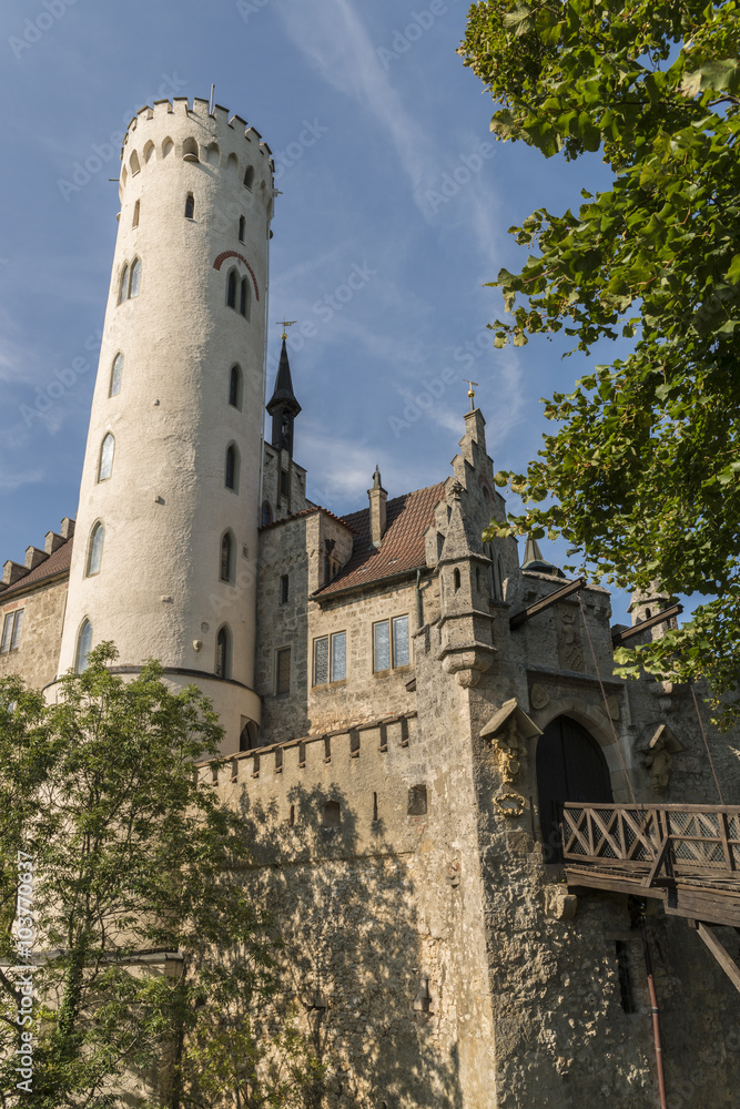 Schloss Lichtenstein – Imposanter runder Burgfried