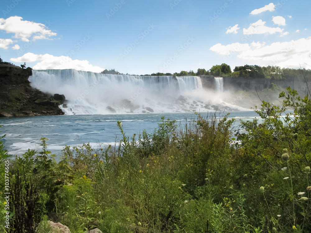 Fototapeta premium Niagara Falls, USA with blue sky background