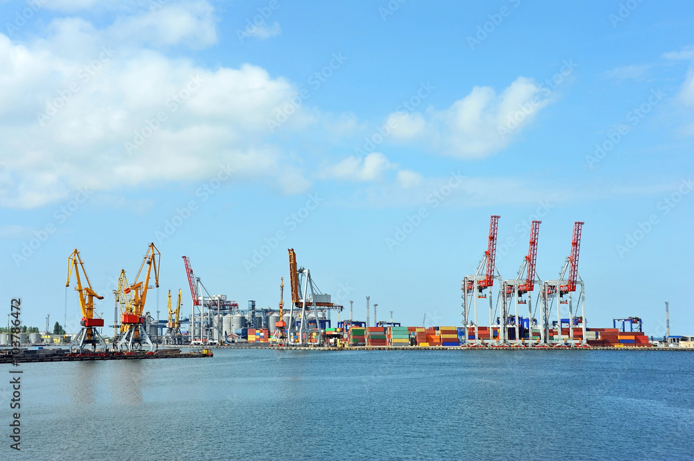 Obraz premium Port cargo crane and container