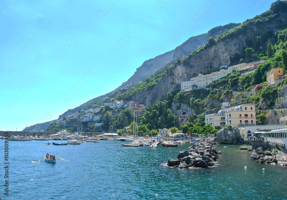 Fototapeta premium Italy. High cliffs and the sea