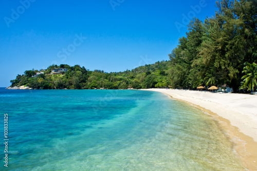 Fototapeta Naklejka Na Ścianę i Meble -  Beautiful clear water of the Kamala beach in Phuket, Thailand