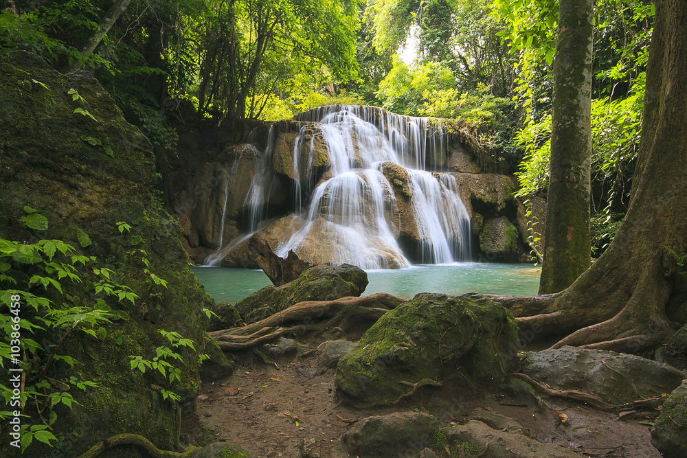Obraz premium Waterfall in a deep forest,Kanchanaburi,Thailand (nature, landscape, waterfall)