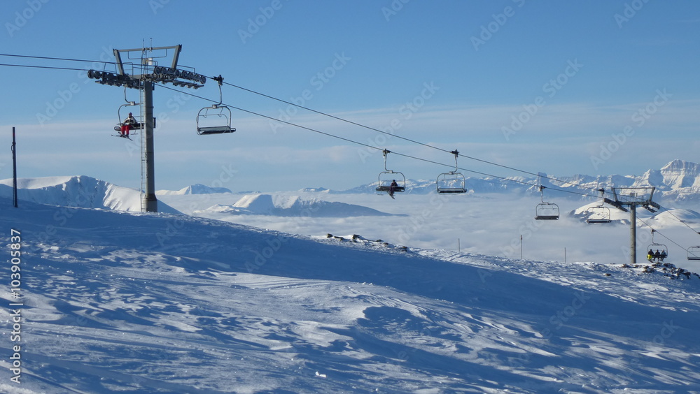 Mont Aiguille, markanter Berg im Vercors-Gebirge bei Grenoble Mont Aiguille, markanter Berg im Vercors-Gebirge bei Grenoble