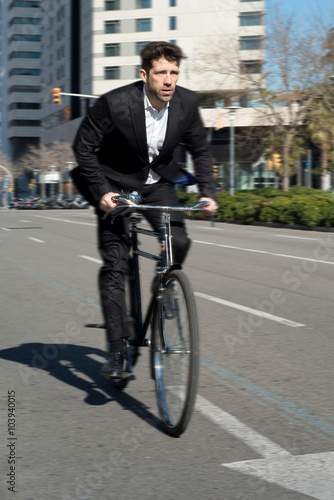 Fototapeta Naklejka Na Ścianę i Meble -  fastest man cycling in the city