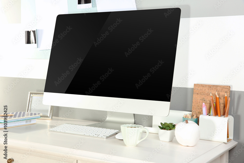 Obraz premium Modern workplace with computer on the table