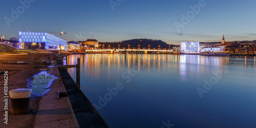 Obraz na plátně Linz bei Nacht