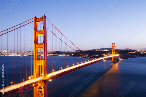 Fototapeta Naklejka Na Ścianę i Meble -  gold gate bridge in blue sky at dawn