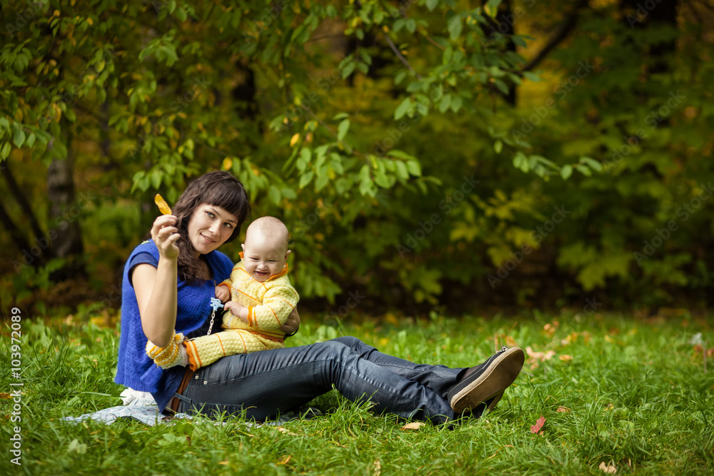 Mama plays with her daughter