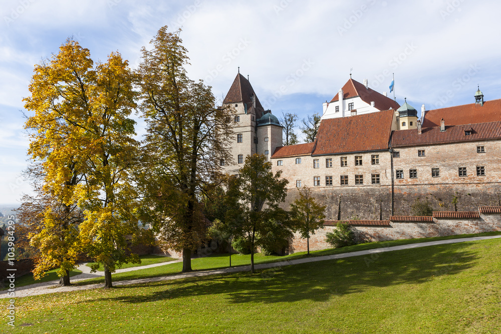 Blick auf Burg Trausnitz im Herbst, Landshut, Niederbayern, Bayern, Deutschland, Europa Blick auf Burg Trausnitz im Herbst, Landshut, Niederbayern, Bayern, Deutschland, Europa