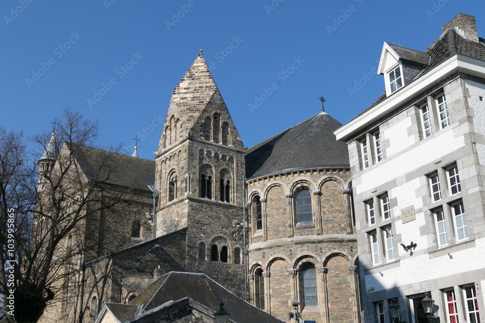 Kirche in Maastrich. Ansicht der Alstadt Kirche in Maastrich. Ansicht der Alstadt