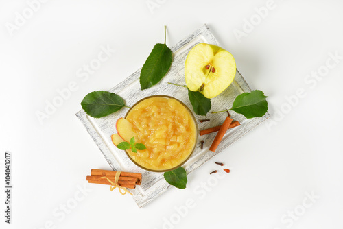 Foto bowl of apple sauce