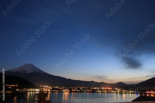 The nountain and city on the twilight © wacharaklin