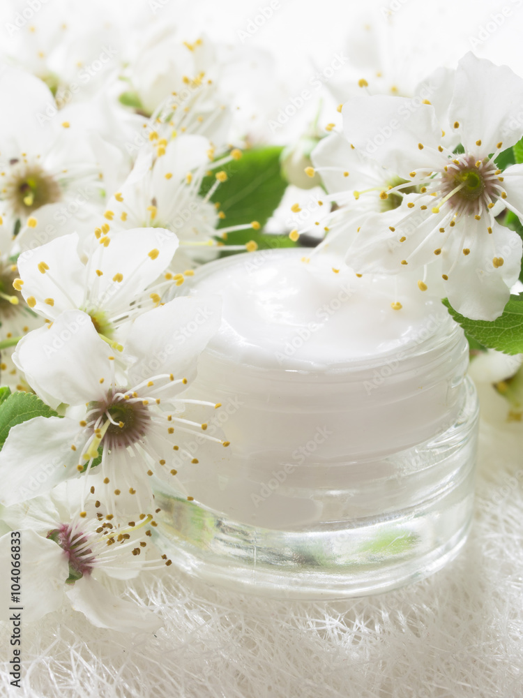 natural facial cream with spring blossom, fresh as spring flowers natural facial cream with spring blossom, fresh as spring flowers