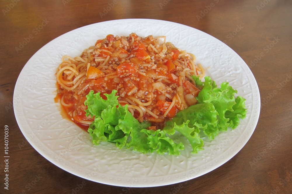 Spaghetti with Thai tomato sauce