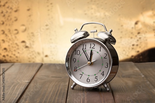 Wallpaper Mural Clock. Torontodigital.ca