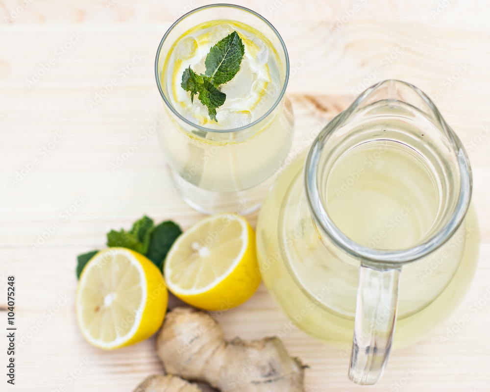 Lemonade with lemon and ginger Lemonade with lemon and ginger
