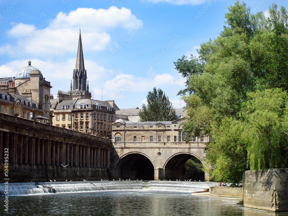 Naklejka premium Pulteney bridge and weir
