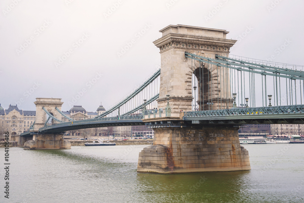 Obraz premium Chain Bridge 