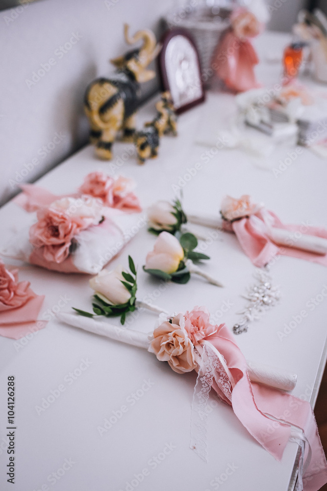 Amazing wedding accessories in powder pink style Amazing wedding accessories in powder pink style