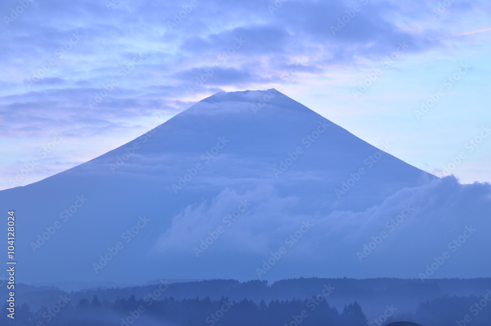 富士山　夜明け　空　雲