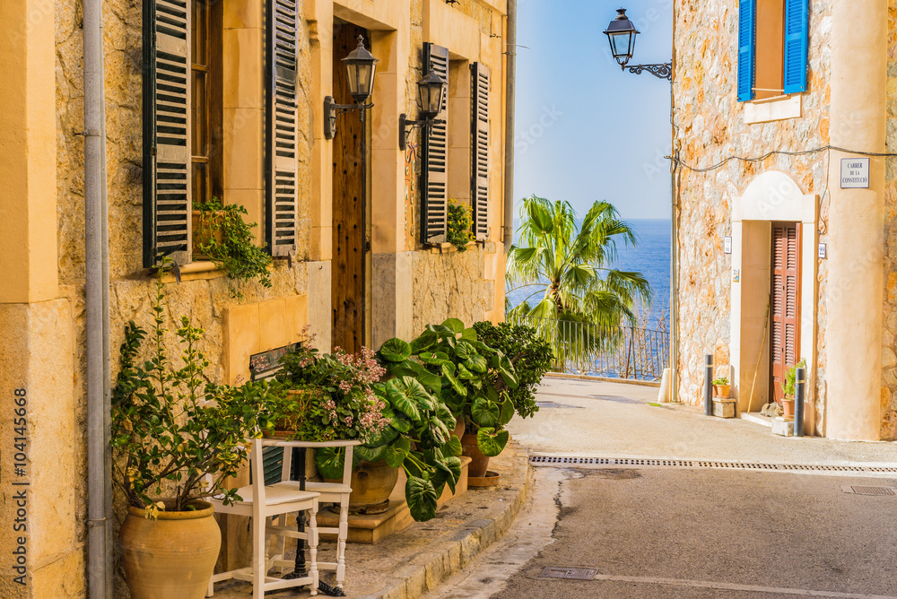 Mediterranean houses with ocean view in the background Stock-Foto ...