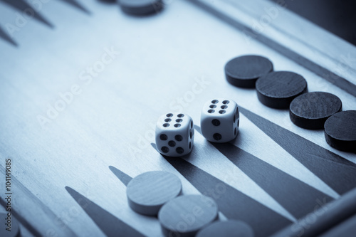Photographie Backgammon board and dice