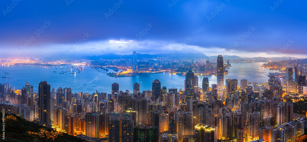 Fototapeta premium Porcelanowy Hong Kong miasta widok od szczytu