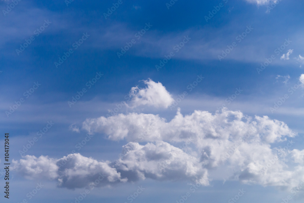 Naklejka premium 秋の青空