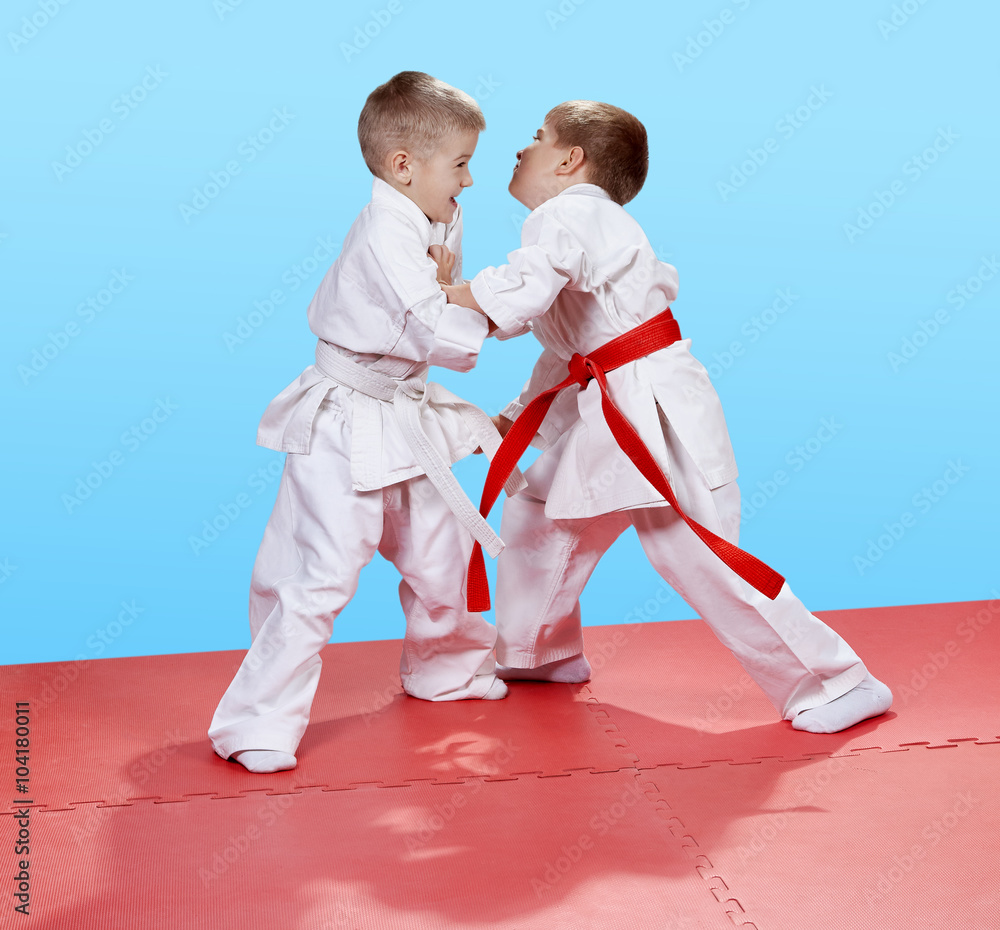 Judo sparring in perfoming young athletes