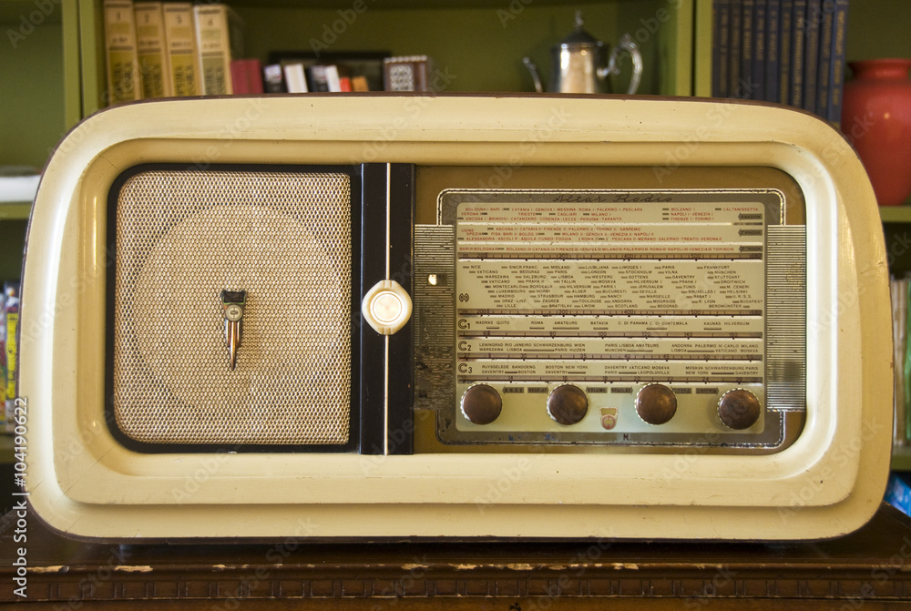 Radio a valvole anni 50 Stock Photo | Adobe Stock