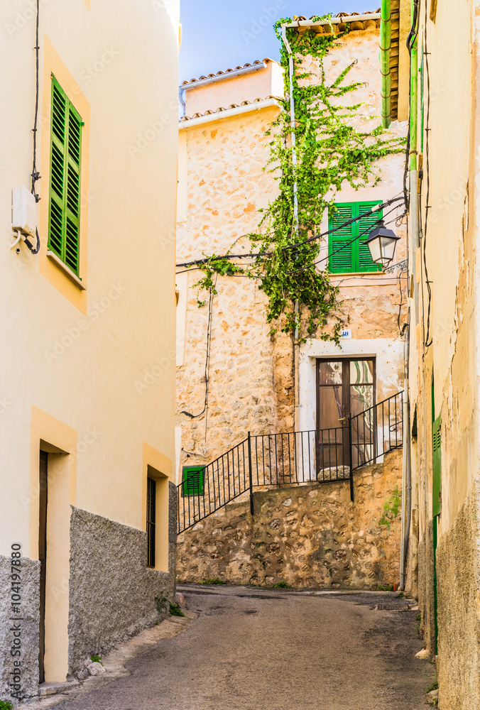 Fototapeta premium View of an mediterranean village with rustic buildings