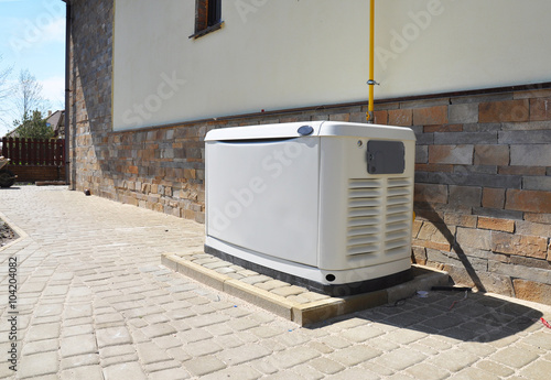 Big Backup Natural Gas Generator for House Building Outdoor photo