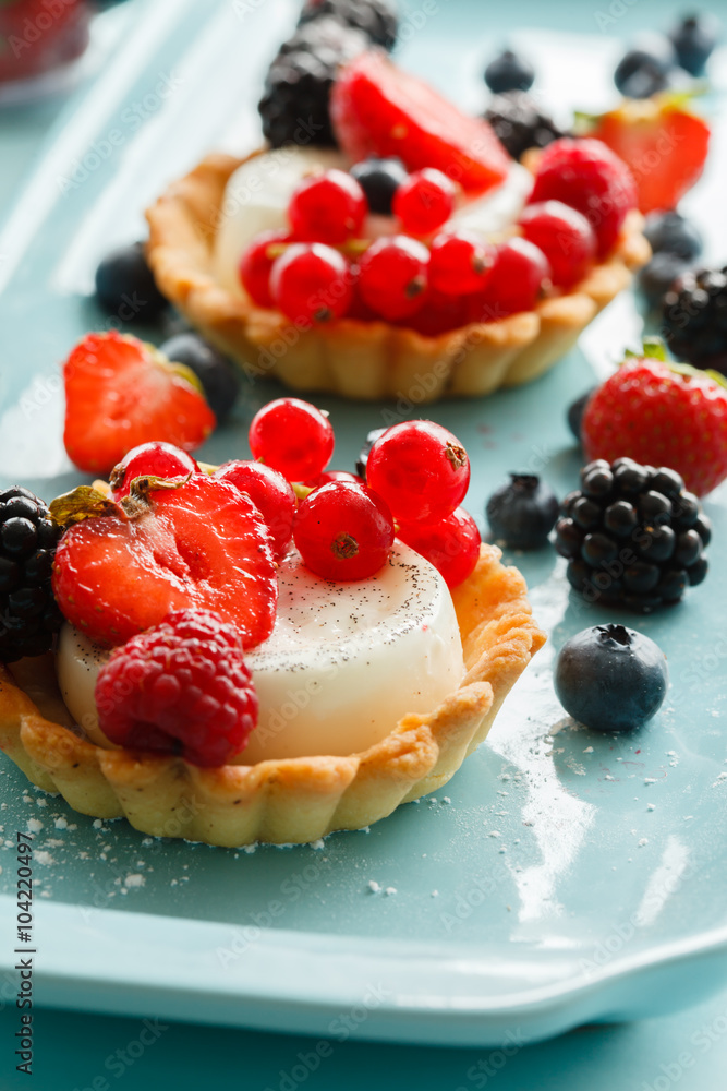 berries tart berries tart