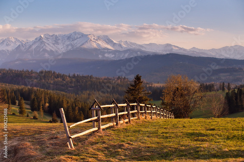 Fototapeta Naklejka Na Ścianę i Meble -  Spring countryside in Tatras mountains