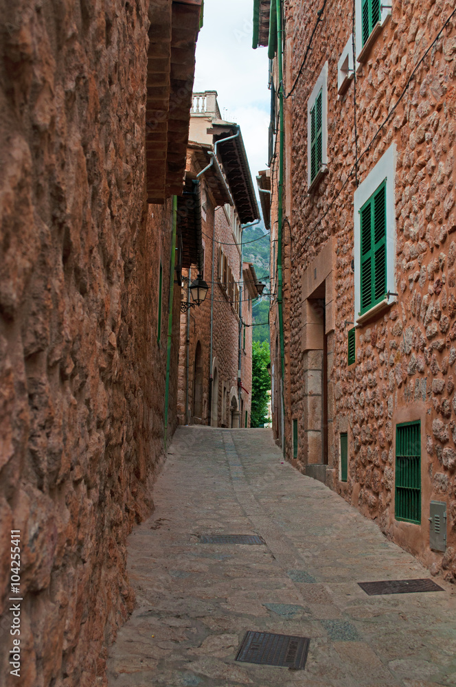 Maiorca, Isole Baleari, Spagna: il centro di Fornalutx, un villaggio di montagna nel distretto di Soller, 13 giugno 2012