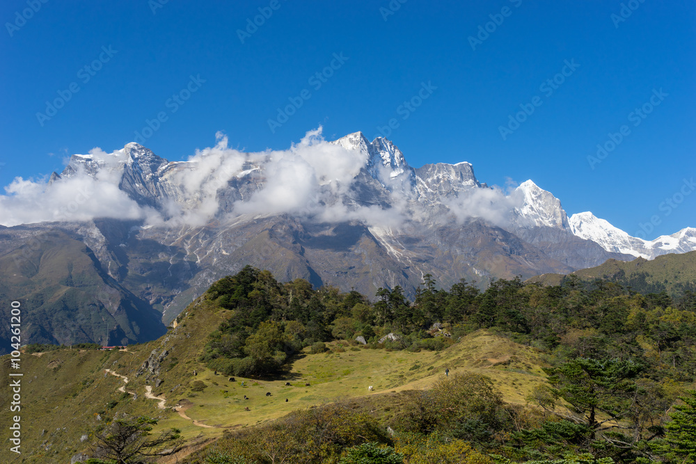Fototapeta premium Kongde szczyt górski, region Everest