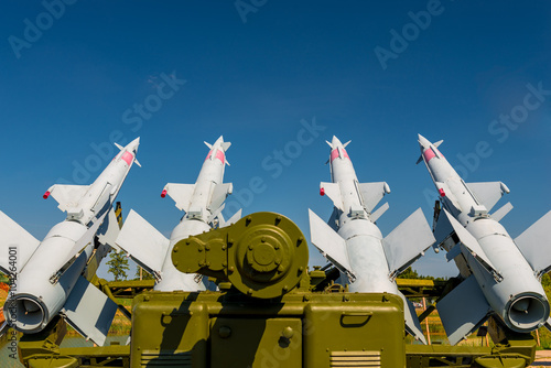 Fotografia anti-aircraft missile system S-125 aimed at the sky